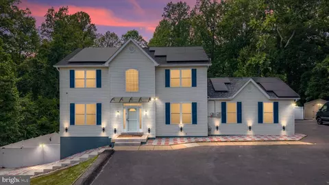 2135 Fireberry Ct, Prince Frederick, MD 20678