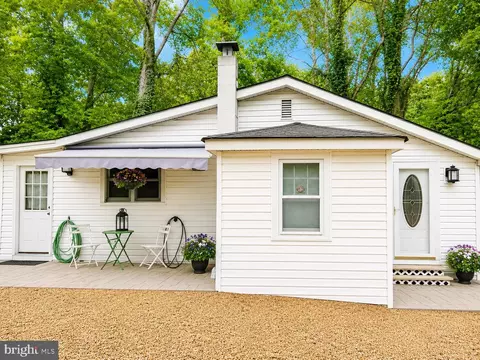 Exterior - 6122 6th St, Chesapeake Beach, MD 20732 photo 1 of 11