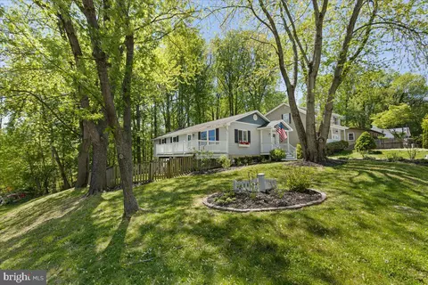 Exterior - 3719 3rd St, North Beach, MD 20714 photo 4 of 12