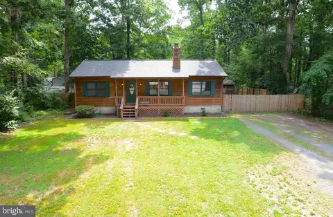 12846 Homestead Ln, Lusby, MD 20657