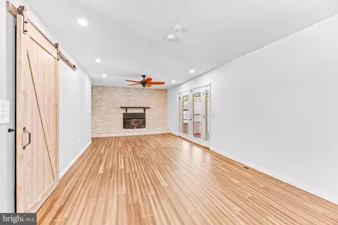 Living - 11220 Country Rd, Dunkirk, MD 20754 photo 5 of 7
