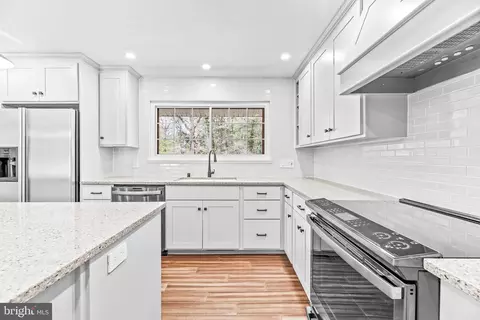 Kitchen - 11220 Country Rd, Dunkirk, MD 20754 photo 4 of 4