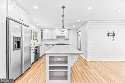 Kitchen - 11220 Country Rd, Dunkirk, MD 20754 photo 2 of 4