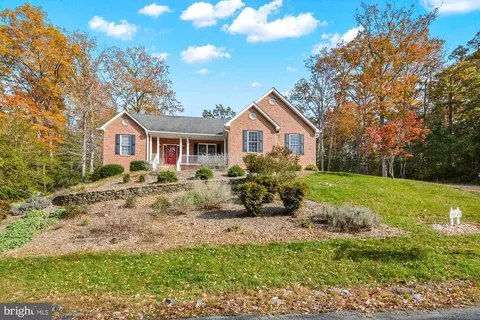 12740 Great Ln, Lusby, MD 20657