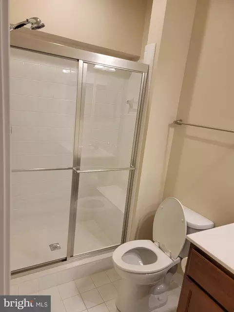 Bath - 210 Oyster Bay Pl #C2, Solomons, MD 20688 photo 5 of 5
