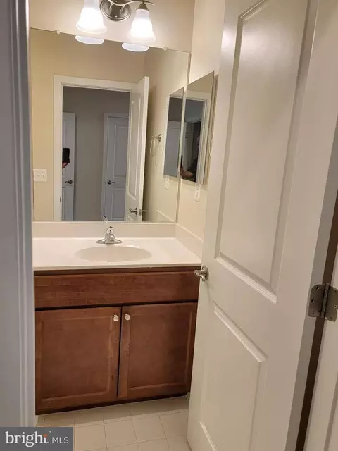 Bath - 210 Oyster Bay Pl #C2, Solomons, MD 20688 photo 4 of 5