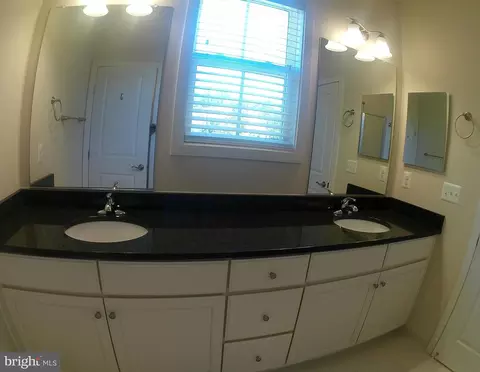 Bath - 210 Oyster Bay Pl #C2, Solomons, MD 20688 photo 1 of 5