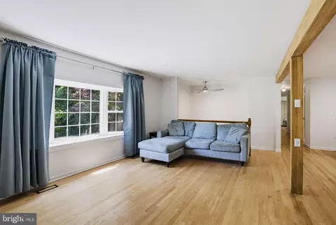 Living - 3614 King Dr, Dunkirk, MD 20754 photo 1 of 2