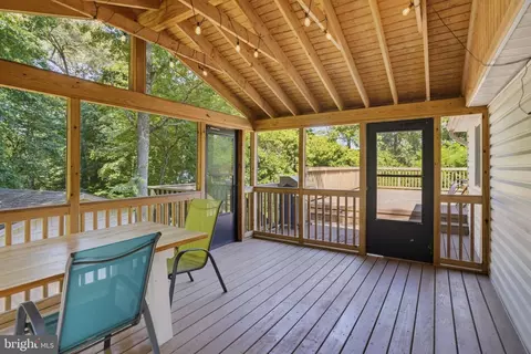 Exterior - 3614 King Dr, Dunkirk, MD 20754 photo 4 of 10