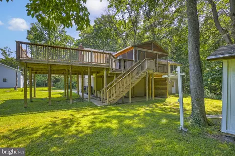 Exterior - 3614 King Dr, Dunkirk, MD 20754 photo 5 of 10