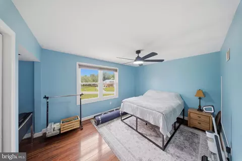 Bedroom - 11802 Rivershore Dr, Dunkirk, MD 20754 photo 3 of 7