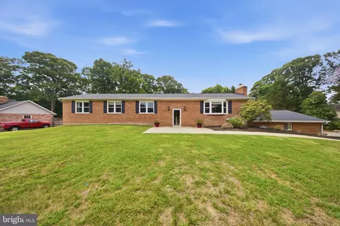 Exterior - 11802 Rivershore Dr, Dunkirk, MD 20754 photo 2 of 5