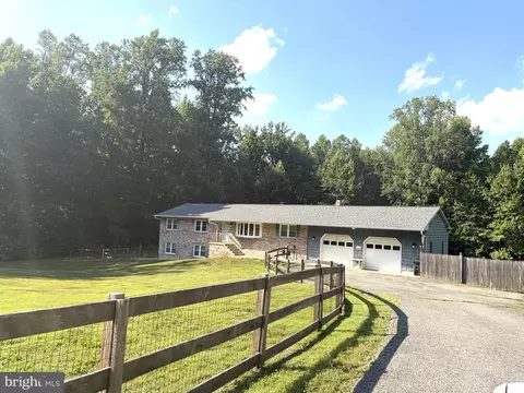 4331 Estate Dr, Huntingtown, MD 20639