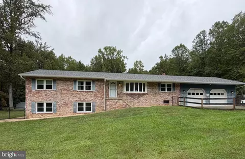 4331 Estate Dr, Huntingtown, MD 20639