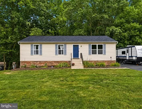 7860 Pine Blvd, Lusby, MD 20657