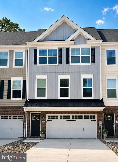120 Oyster Bay Pl #B3, Solomons, MD 20688