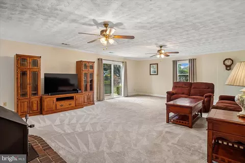 Living - 12194 Cavalier Dr, Dunkirk, MD 20754 photo 2 of 5