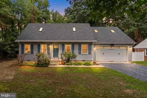 13153 River View Dr, Lusby, MD 20657