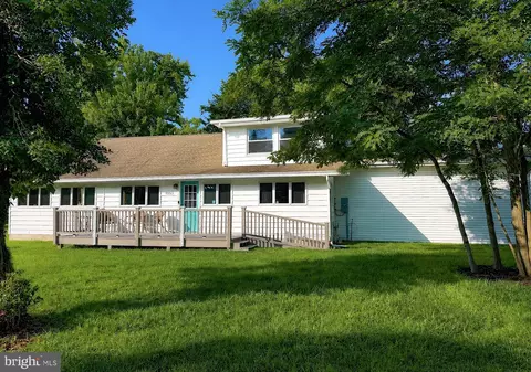 10951 Poplar Dr, Lusby, MD 20657