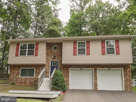 348 Little Bear Ln, Lusby, MD 20657