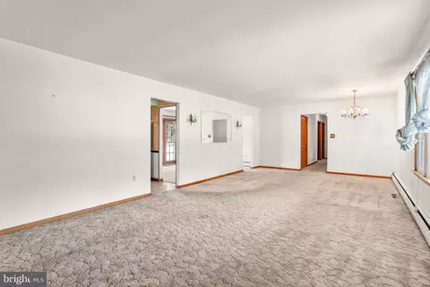 Living - 3401 King Dr, Dunkirk, MD 20754 photo 2 of 3
