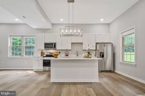Kitchen - 1985 Grays Rd, Prince Frederick, MD 20678 photo 2 of 3
