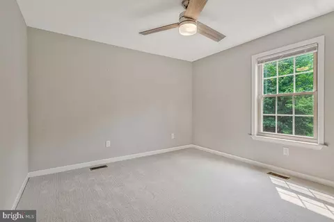 Bedroom - 1985 Grays Rd, Prince Frederick, MD 20678 photo 5 of 6