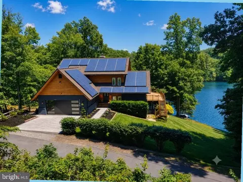 11821 Highview Cir, Lusby, MD 20657
