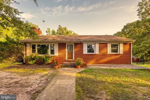 2630 Plum Point Rd, Huntingtown, MD 20639