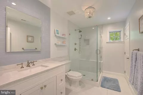 Bath - 980 Appel Ln, Solomons, MD 20688 photo 7 of 10
