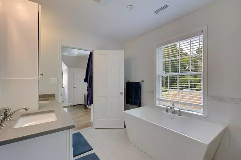 Bath - 980 Appel Ln, Solomons, MD 20688 photo 5 of 10