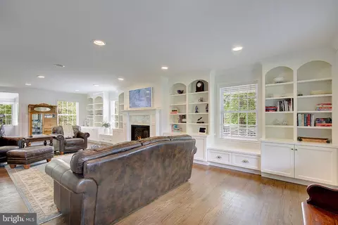 Living - 980 Appel Ln, Solomons, MD 20688 photo 1 of 6