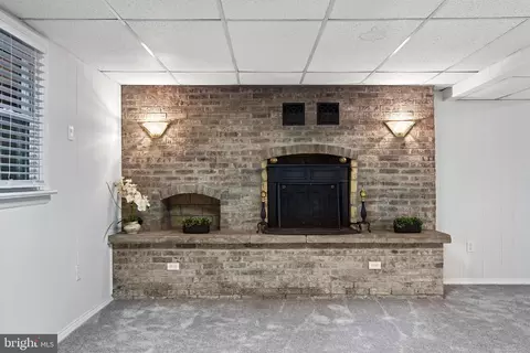 Living - 12182 Cavalier Dr, Dunkirk, MD 20754 photo 8 of 9