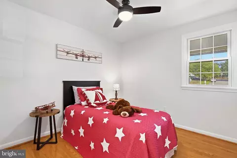 Bedroom - 12182 Cavalier Dr, Dunkirk, MD 20754 photo 4 of 8