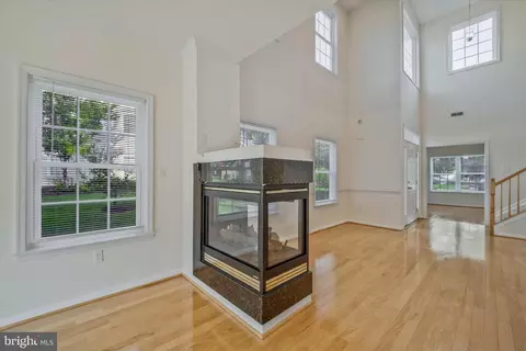 Living - 14276 Foxhall Rd #21, Solomons, MD 20688 photo 4 of 9