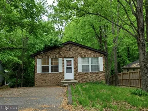 8315 Evergreen Dr, Lusby, MD 20657