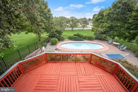 Exterior - 3415 Lancer Ct, Dunkirk, MD 20754 photo 9 of 15