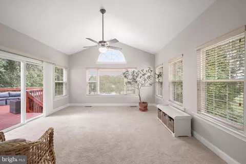 Living - 3415 Lancer Ct, Dunkirk, MD 20754 photo 4 of 5
