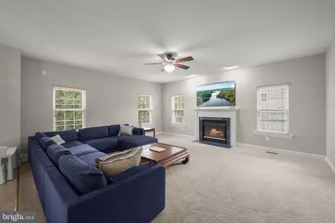 Living - 3415 Lancer Ct, Dunkirk, MD 20754 photo 3 of 5