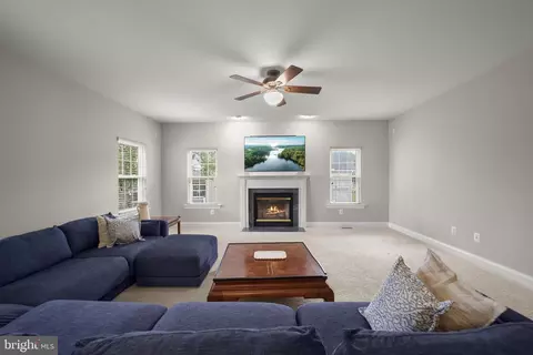 Living - 3415 Lancer Ct, Dunkirk, MD 20754 photo 2 of 5
