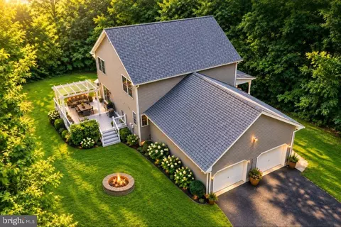 1401 Emmanuel Church Rd, Huntingtown, MD 20639