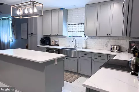 Kitchen - 3640 Yellow Bank Rd, Dunkirk, MD 20754 photo 3 of 3