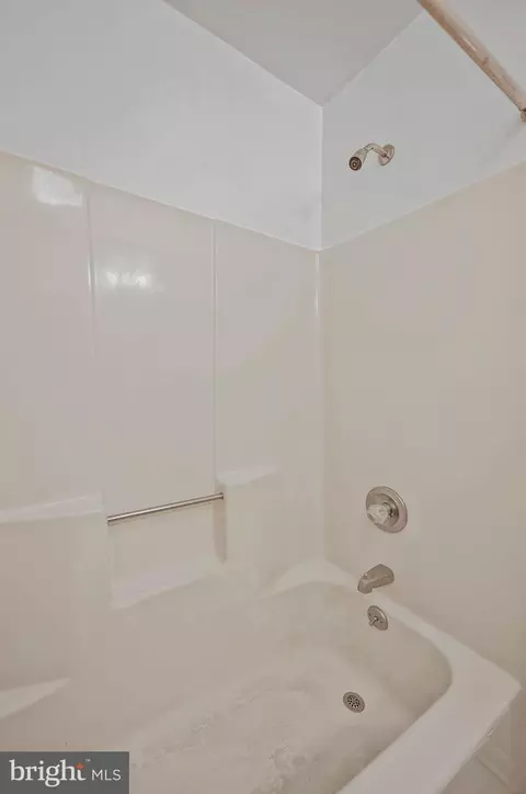 Bath - 492 Twin Cove Ln, Solomons, MD 20688 photo 4 of 4
