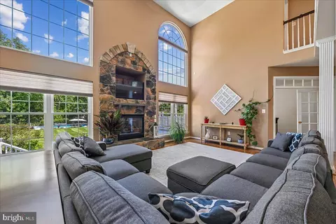 Living - 3535 Loyola Ct, Dunkirk, MD 20754 photo 2 of 2