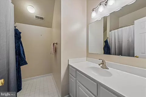 Bath - 3535 Loyola Ct, Dunkirk, MD 20754 photo 8 of 10