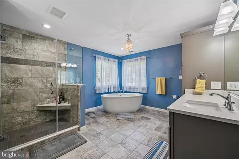 Bath - 3535 Loyola Ct, Dunkirk, MD 20754 photo 6 of 10