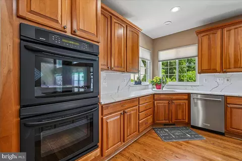 Kitchen - 3535 Loyola Ct, Dunkirk, MD 20754 photo 5 of 7