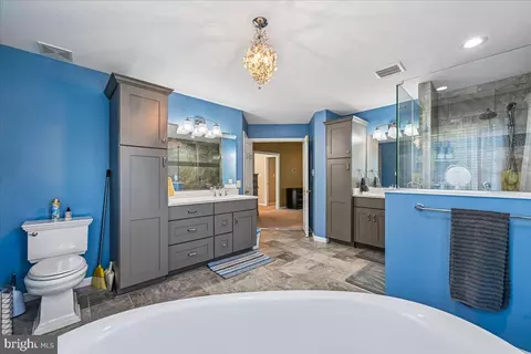 Bath - 3535 Loyola Ct, Dunkirk, MD 20754 photo 4 of 10