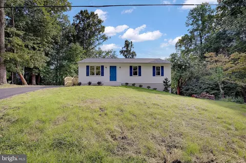 501 Bay View Dr, Lusby, MD 20657