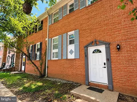 830 Calvert Towne Dr, Prince Frederick, MD 20678